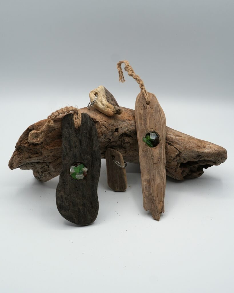 SON11135 4 pieces of driftwood and beach glass art
